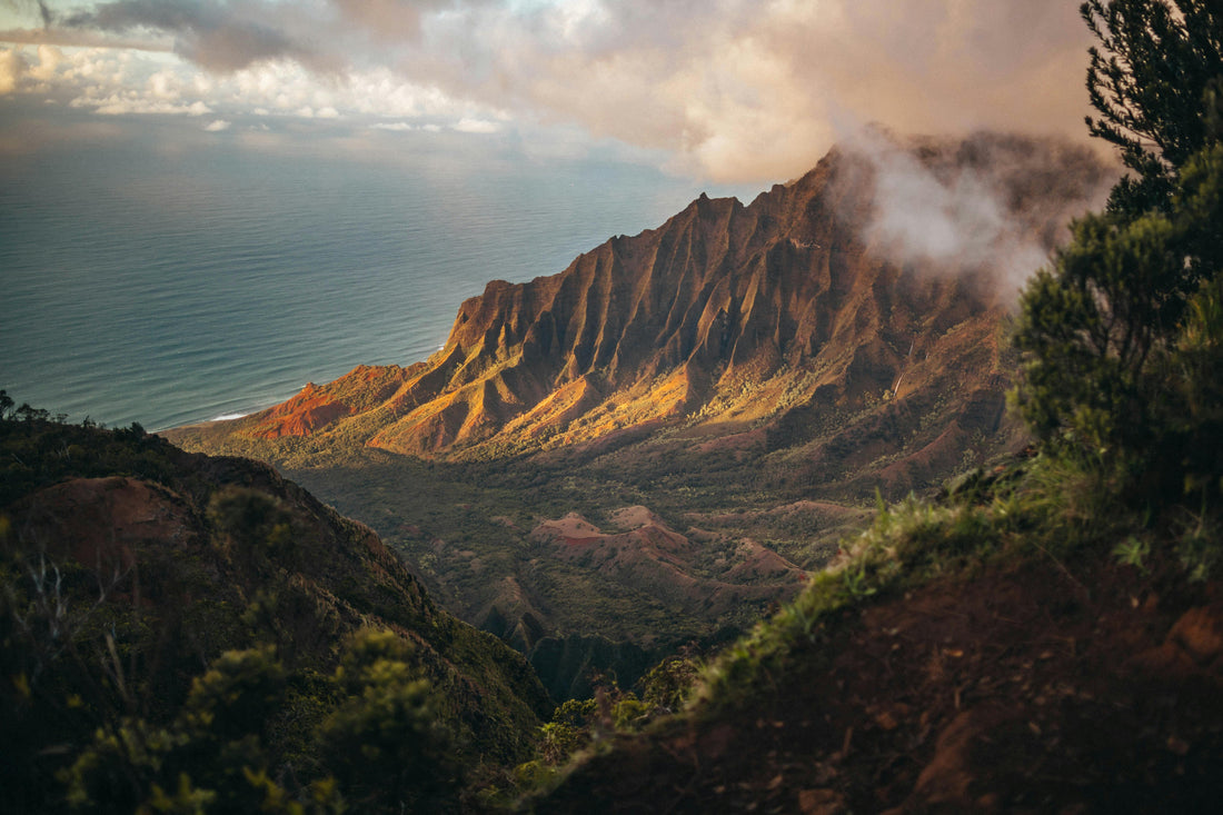 Kalalau Valley and the Nā Pali sea cliffs of Kauaʻi, Hawaiʻi