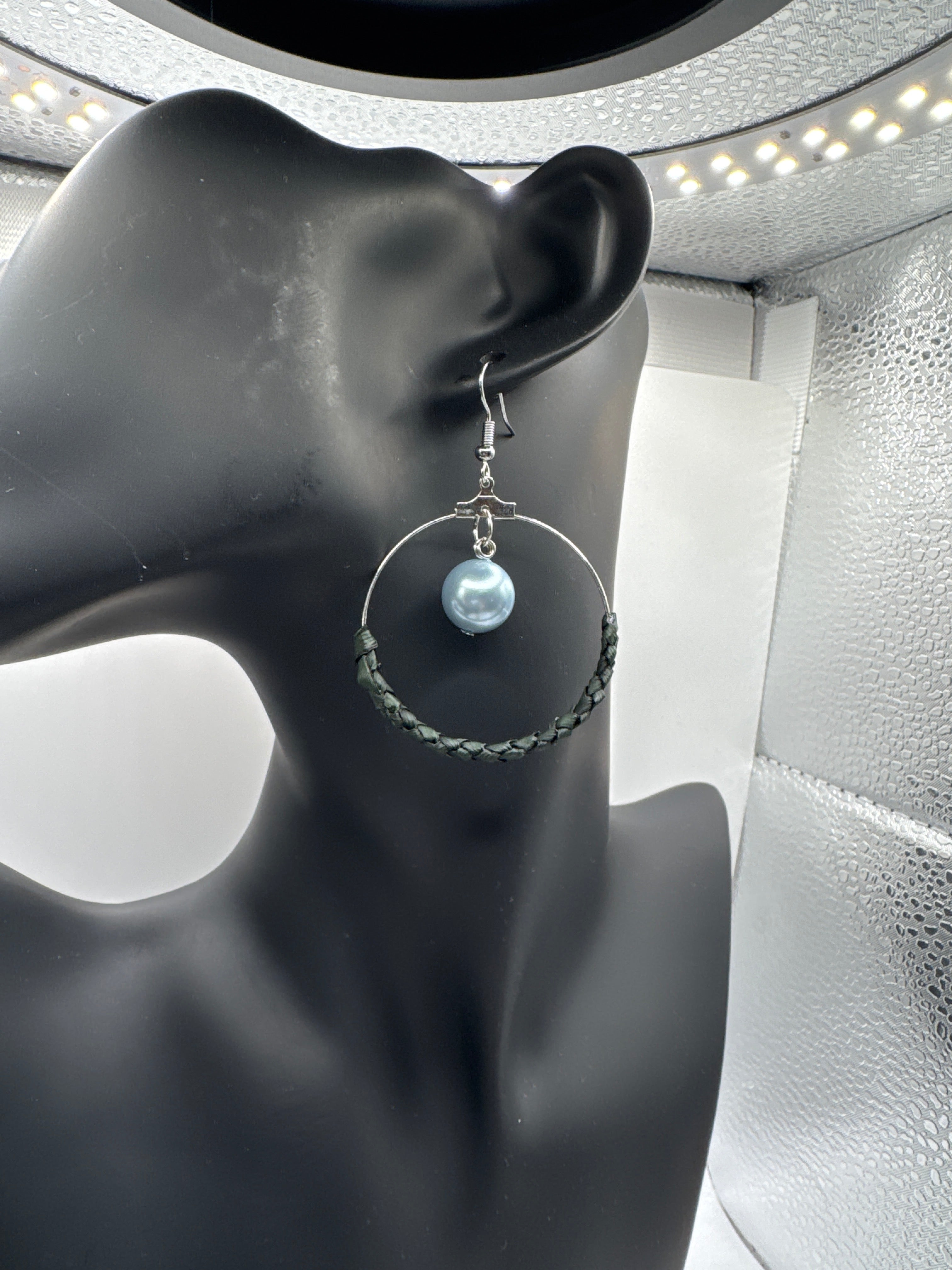 Handmade Lauhala Half Wrap Hoop Earrings with Shell Pearls, Silver Hawaiian Woven Earrings, Pandanus Leaf Jewelry